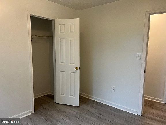 5th image of 62 Bronte Ave