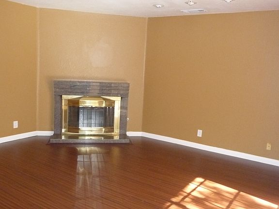 4th image of 13954 Lemoli Ave