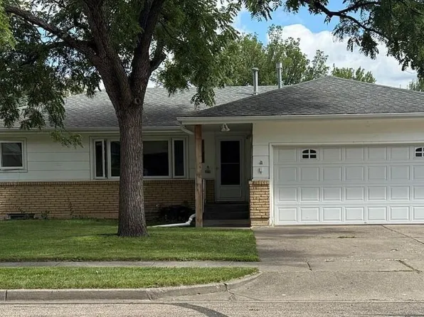 1723 N 21st St, Bismarck, ND 58501