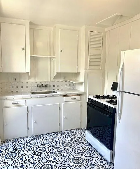 4755 Newport Ave — Photo 5