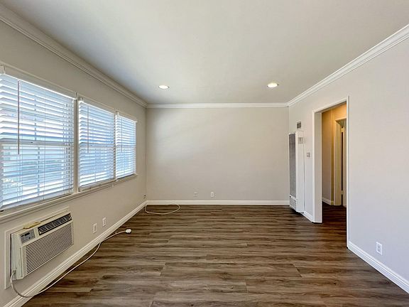 3rd image of 208 N Chandler Ave APT B