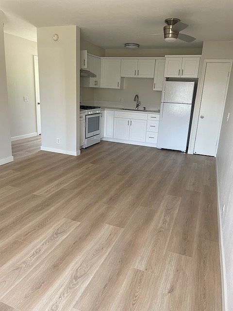 1st image of 10-98 Aliso Ln #20