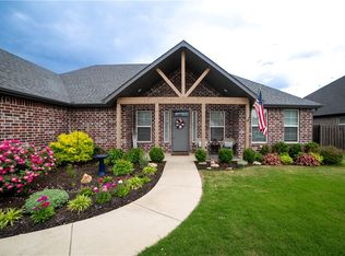 1591 Westridge Ln, Centerton, AR 72719
