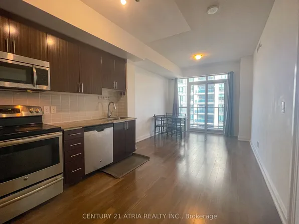 7161 Yonge St, Markham, ON