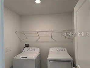 1629 Tropical Oasis Ave — Photo 36