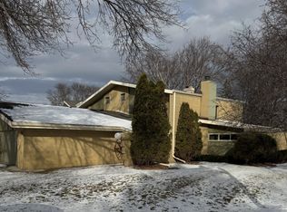 1233 W Nicolet Cir, Appleton, WI 54914