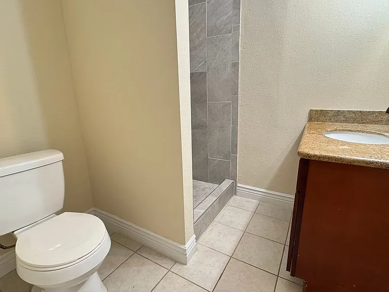 7610 Miller Ave — Photo 16