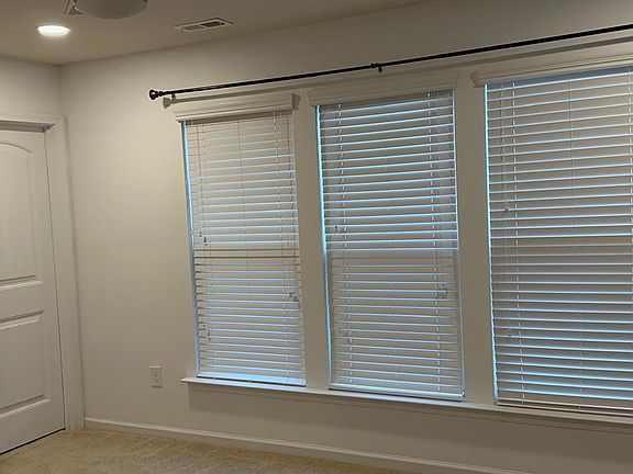 3rd image of 624 Denhoff Dr