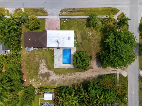 329 NW 13th St, Homestead, FL 33030