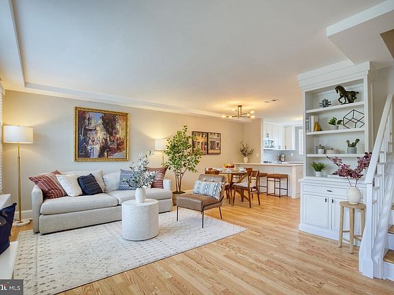 5th image of 1606 Woodbine St
