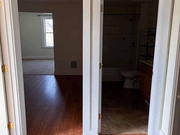 2nd image of 1401 E Washington St #1403-1/2