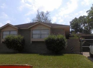 5927 Heatherbrook Dr, Houston, TX 77085