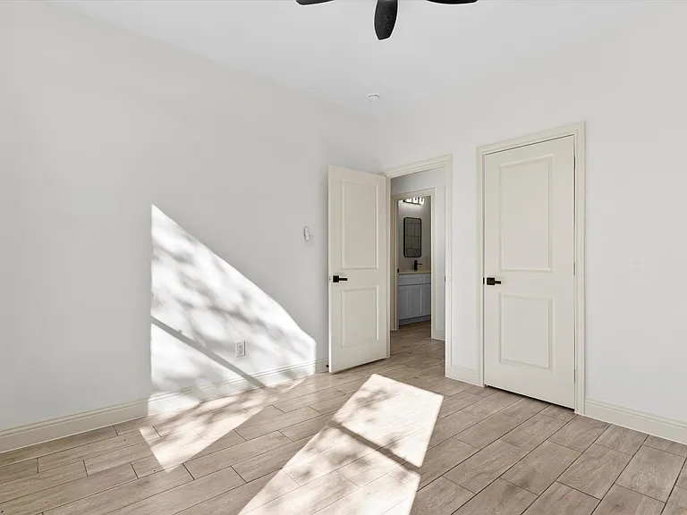5105 Waterbury Ct — Photo 28