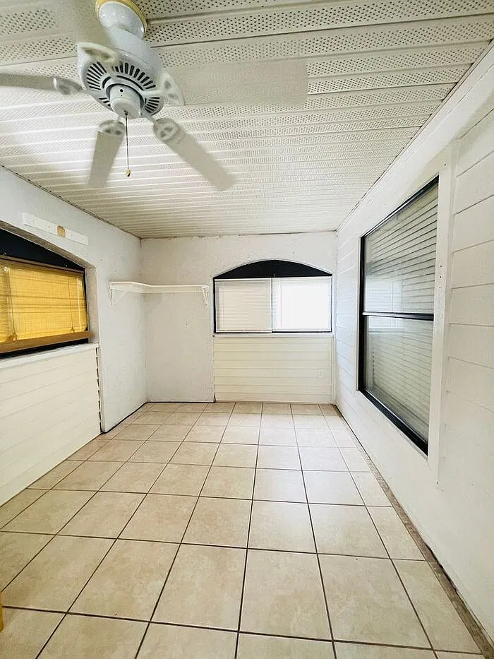 2 bed, 2.0 bath, 889 sqft, $1,650 — Photo 3