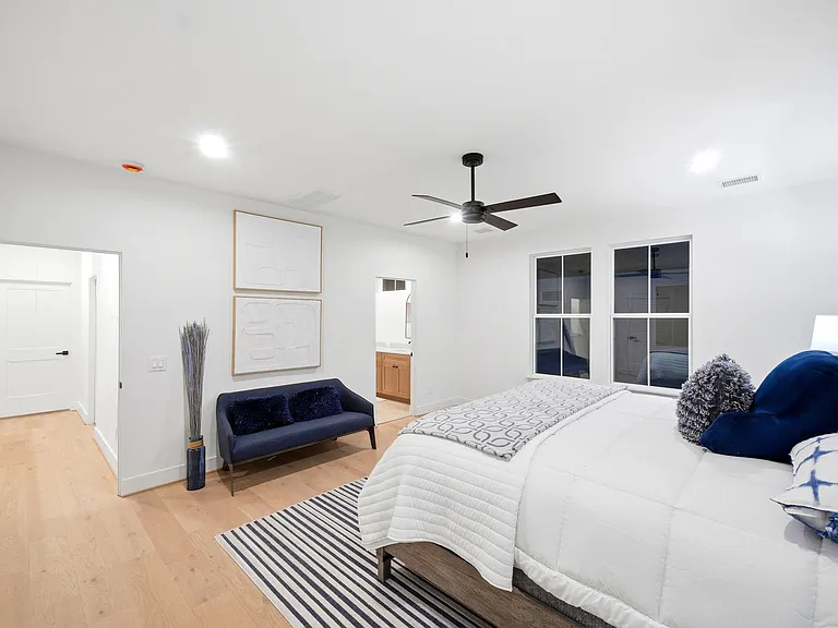 2212 Lou Ellen Ln #C — Photo 38