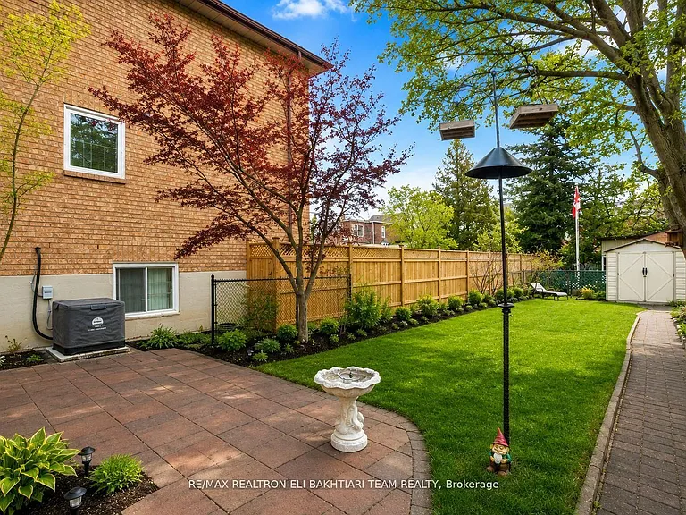 43 King Edward Ave — Photo 28