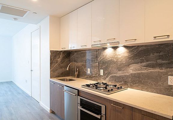 4th image of 111 Mulberry St APT 2B