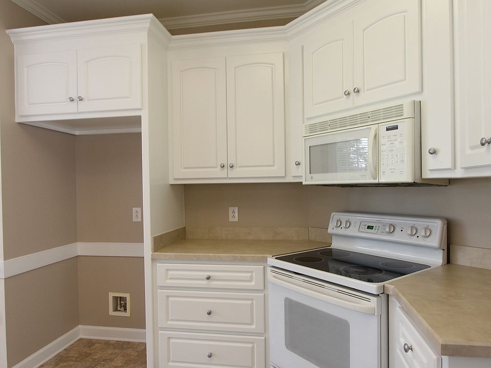 1st image of 210 Weatherby Dr