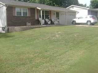 1041 Drexel Dr, Saint Charles, MO 63303