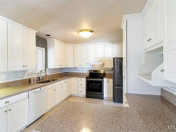 4th image of 3644 Crestview Dr