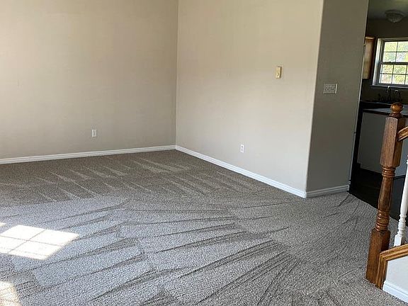 4th image of 214 Martinsburg Ln
