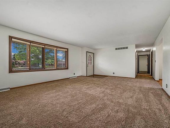 4th image of 9617 Zinnia Dr