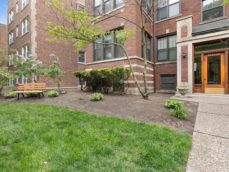 7661 N Rogers Ave #3 — Photo 12