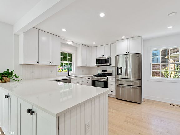 4th image of 104 N Edgewood Ave