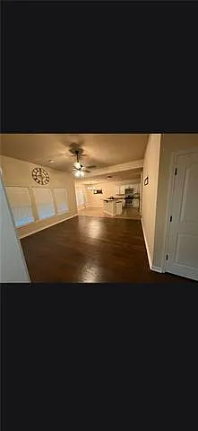 3 bed, 2.0 bath, 1442 sqft, $1,825 — Photo 2