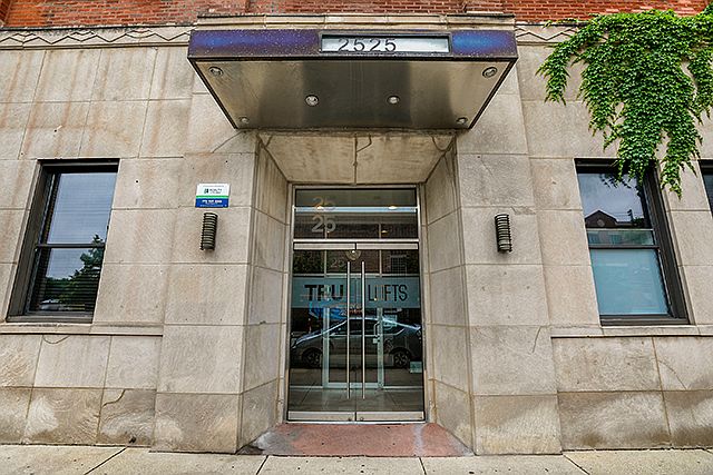 2nd image of 2525 N Sheffield Ave APT 3G