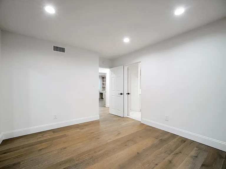 4732 Del Moreno Dr — Photo 73