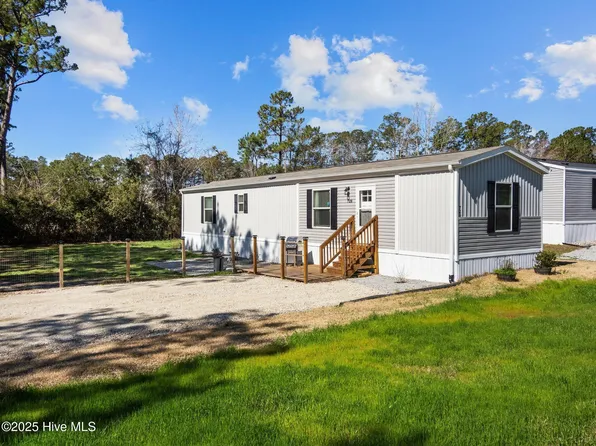 728 James Street, Hubert, NC 28539