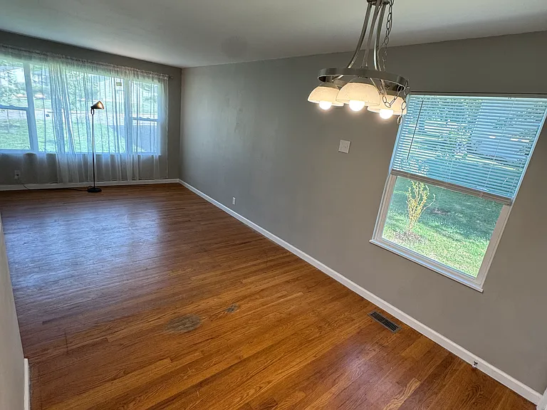 229 Ramsey Ln — Photo 11
