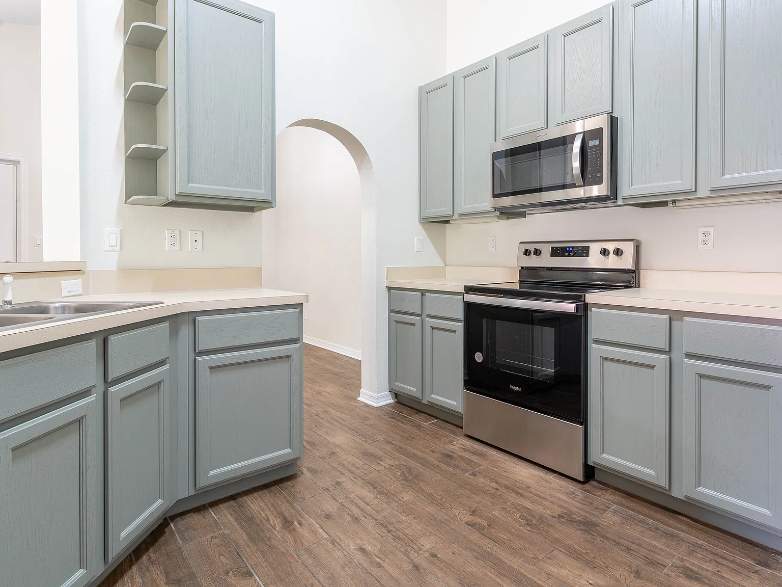 2 bed, 1200 sqft, $1,600 — Photo 3