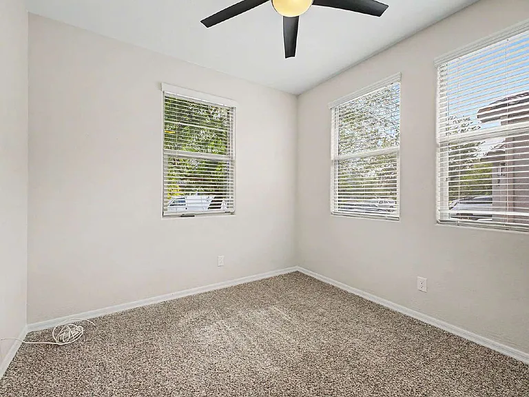 8530 W Flynn Ln — Photo 4