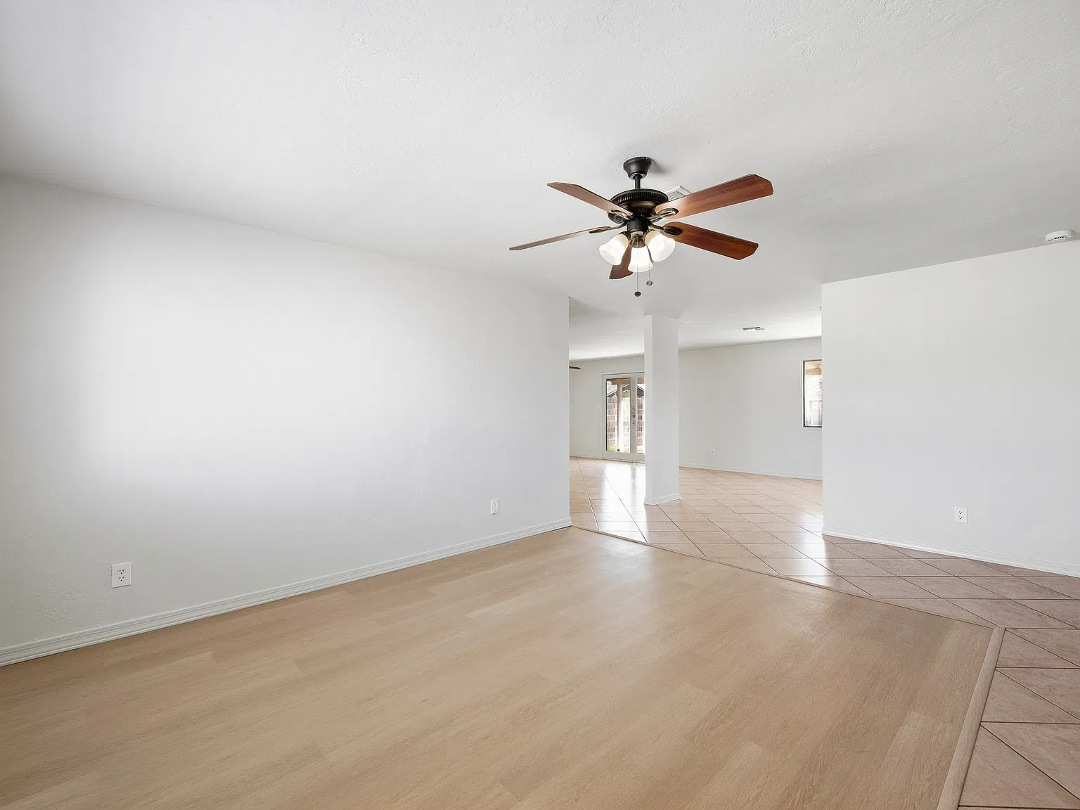 4 bed, 1732 sqft, $2,295 — Photo 4