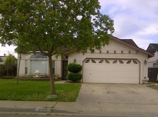 755 W Rita St, Farmersville, CA 93223