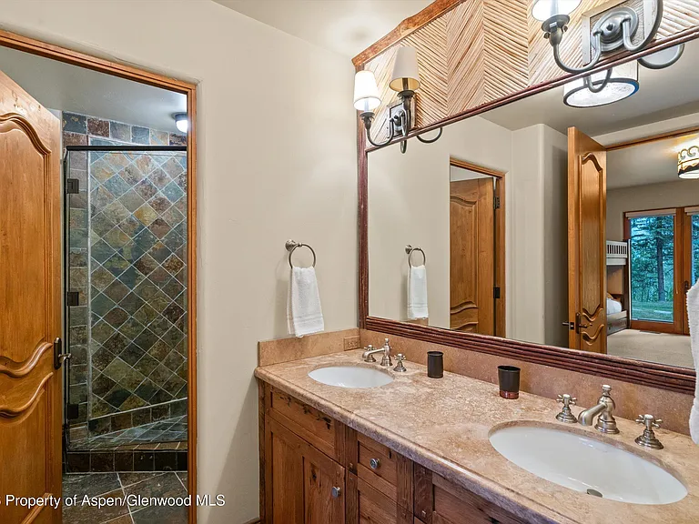691 Pfister Dr — Photo 51
