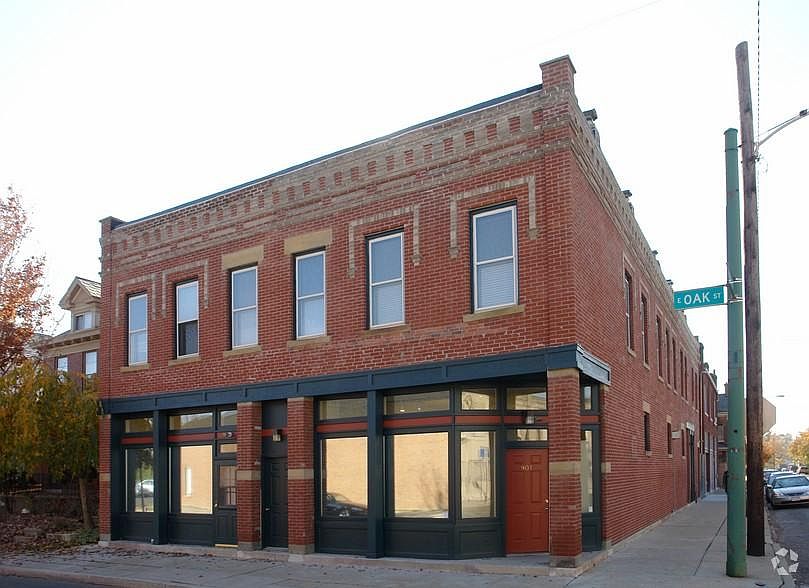 1st image of 903 Oak St #1/2