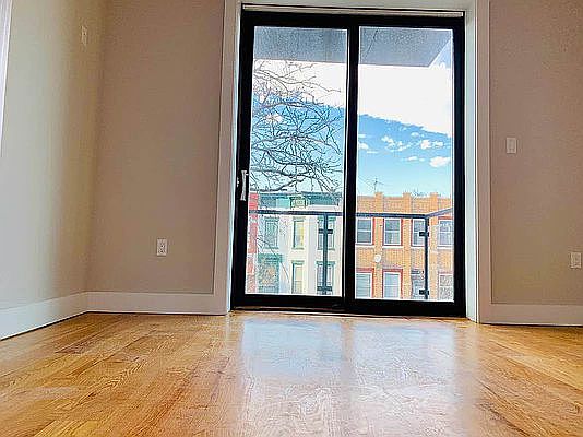 5th image of 62 Somers St APT 3B