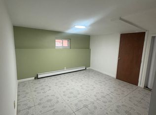 (Undisclosed Address), Oceanside, NY 11572