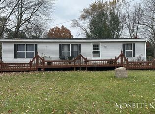 713 W Tyler Rd, Muskegon, MI 49445