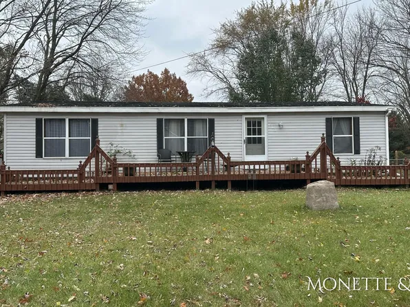 713 W Tyler Rd, Muskegon, MI 49445