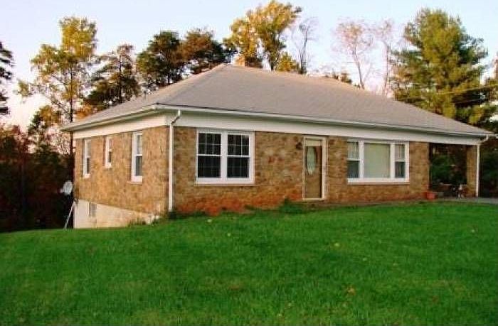 MAIN LISTING PHOTO