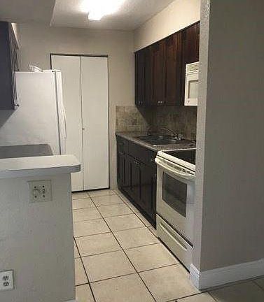 5th image of 2937 Winkler Ave APT 1218