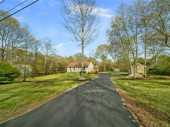 5 Beech Hill Rd, Ashaway, RI 02804