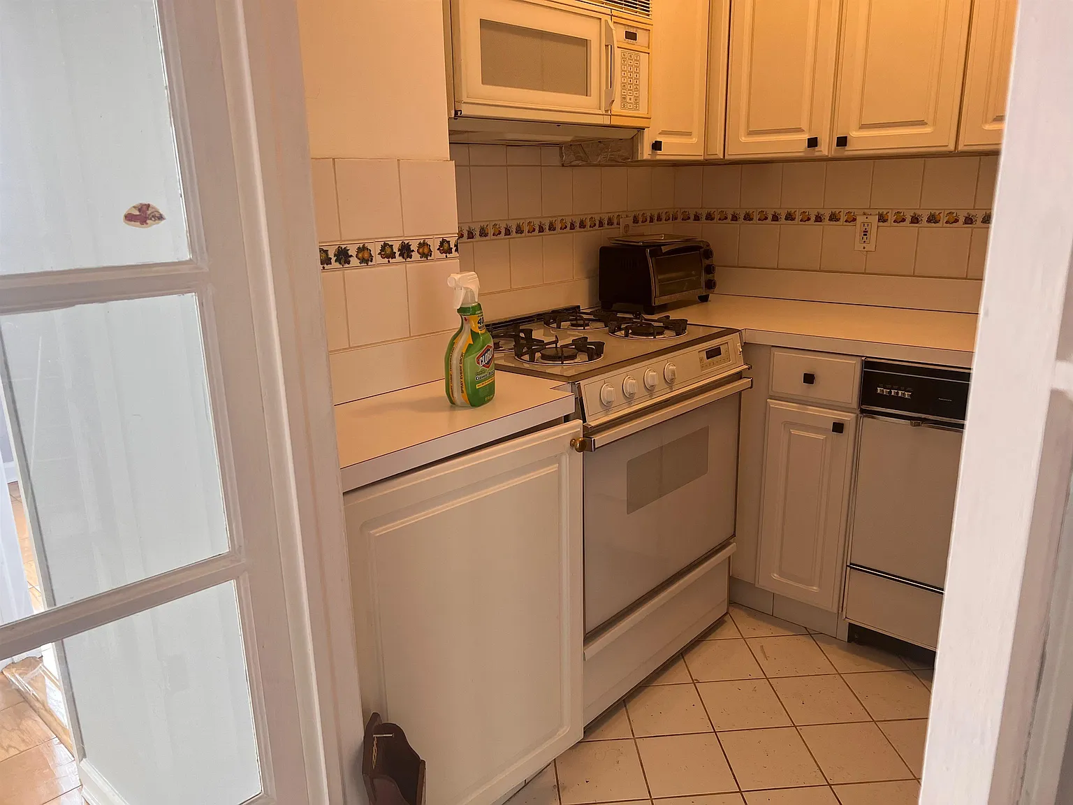 225 Saint Pauls Ave — Photo 3