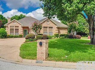 5200 Foxgrove Ct, Arlington, TX 76017
