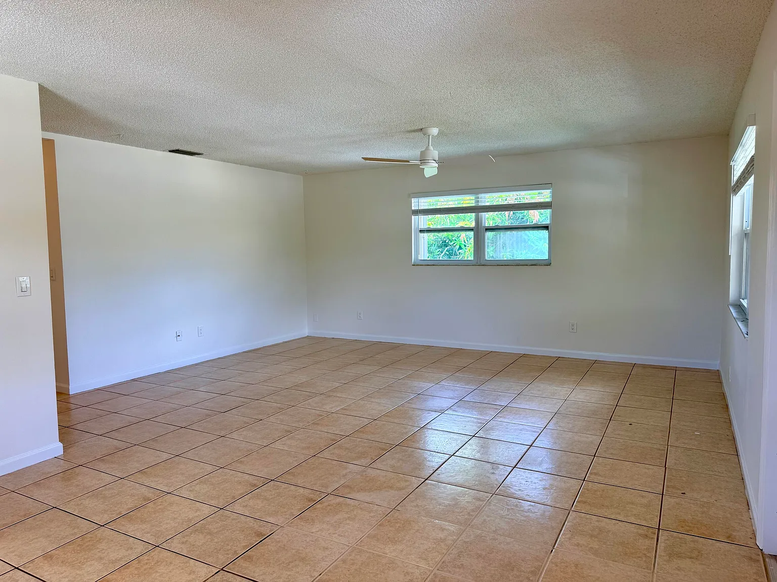 2 bed, 1.0 bath, 984 sqft, $1,800 — Photo 4