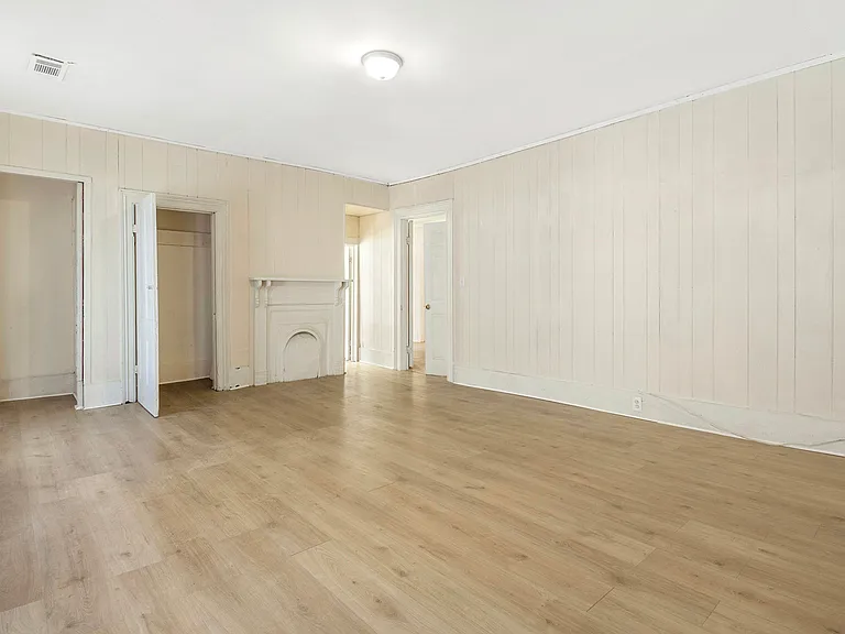 1031 Ash St — Photo 23